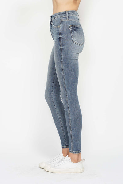 Judy Blue Tummy Control Light Wash Skinny Jeans