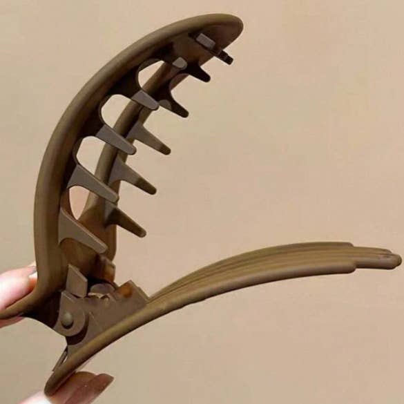 Jumbo Lay Flat Oval Hair Claw Clips TAUPE